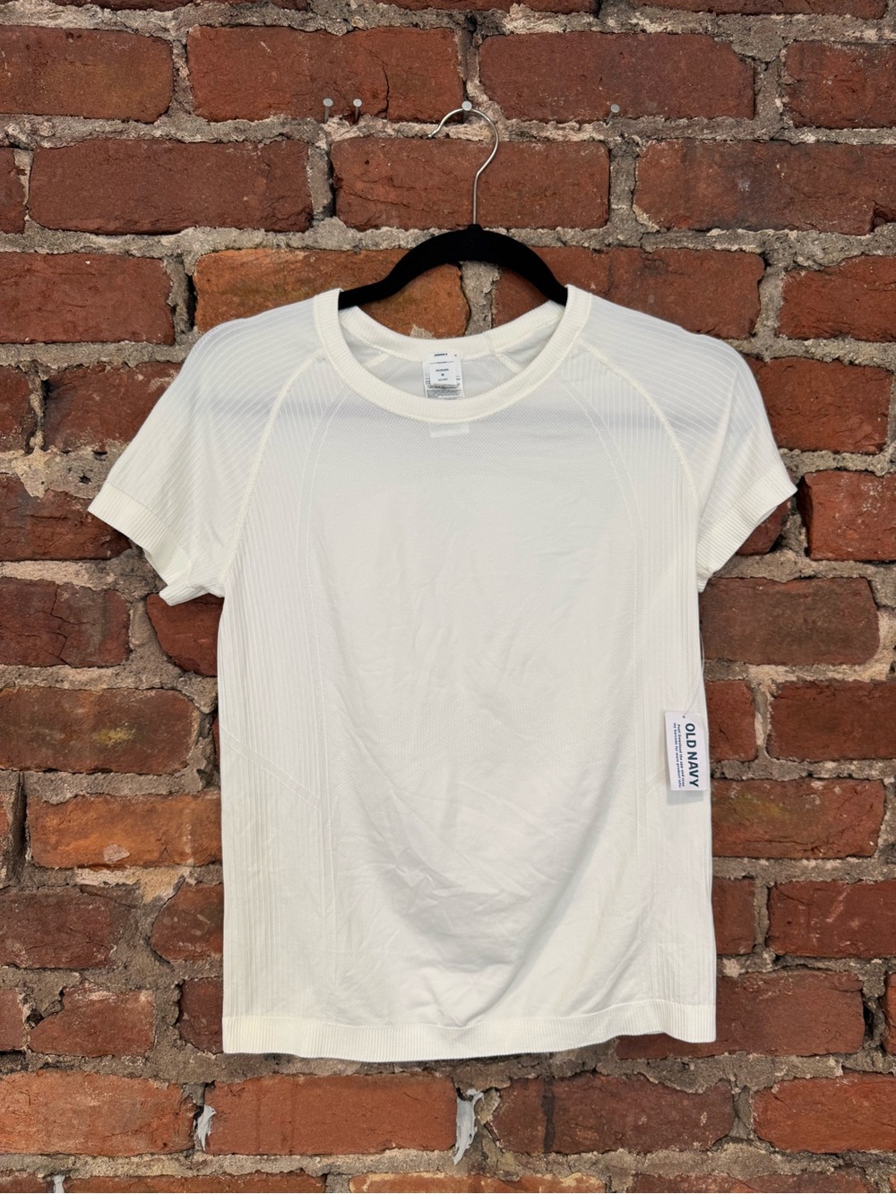 Old Navy Women’s NWT White Short Sleeve Seamless Athletic Tee